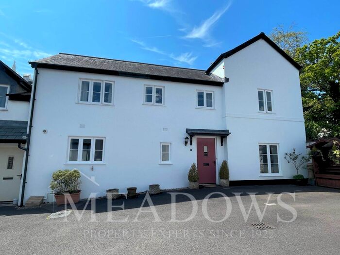 3 Bedroom Semi-Detached House To Rent In Hillcrest Gardens, Exmouth, EX8