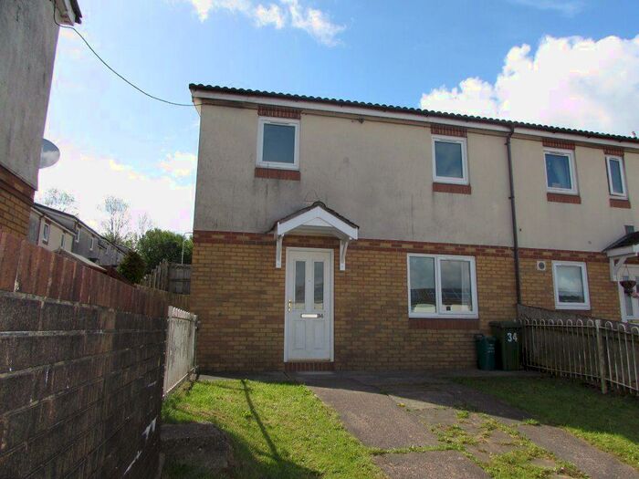 3 Bedroom House To Rent In Park View, Llanharan, Rct, CF72