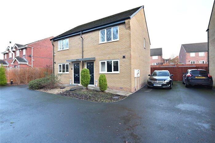 2 Bedroom Semi Detached House For Sale In Kentish Vale, Leeds, West Yorkshire, LS15