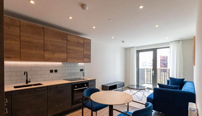 1 Bedroom Apartment To Rent In Curzon Wharf, Glasswater Locks, Pitt Street, Birmingham, B4