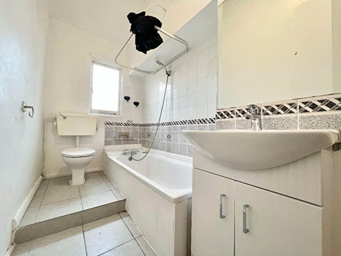 1 Bedroom Flat To Rent In Widmore Road, Bromley, BR1