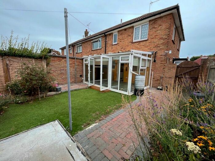 2 Bedroom End Of Terrace House To Rent In Linksfield Road, Westgate-On-Sea, CT8