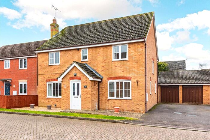 4 Bedroom Detached House For Sale In Sandy Road, Calvert, Buckinghamshire, MK18