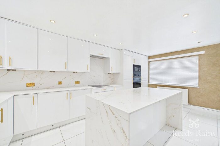 4 Bedroom Detached House To Rent In Howarth Close, Manchester, Greater Manchester, M11