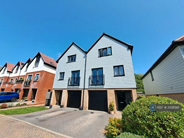 3 Bedroom Semi-Detached House To Rent In Nautilus Drive, Portsmouth, PO6