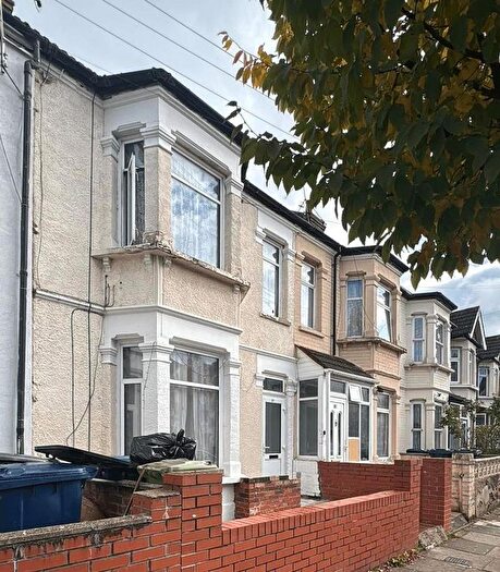 4 Bedroom Terraced House For Sale In Southall, UB1
