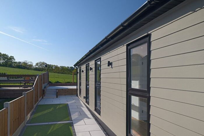 2 Bedroom Lodge For Sale In Sunset Drive, Havering-Atte-Bower, RM4
