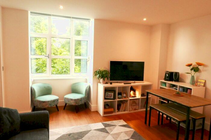 1 Bedroom Flat To Rent In London Road, Romford, RM7