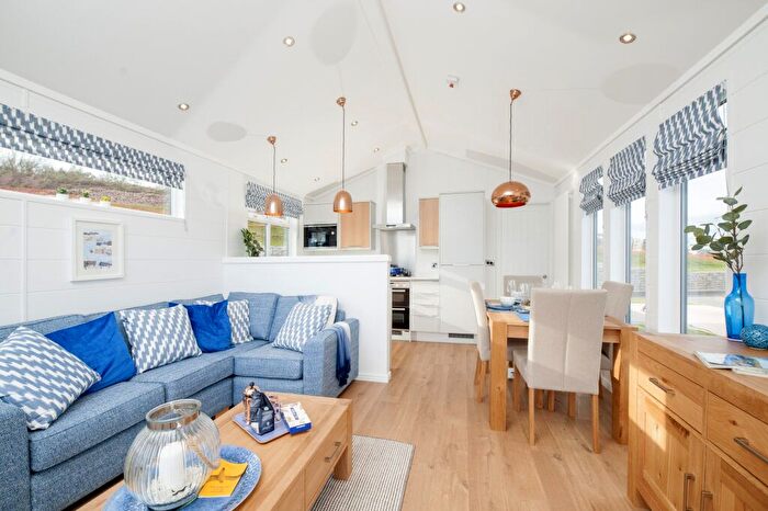 2 Bedroom Park Home For Sale In Torquay Road, Shaldon, Teignmouth, TQ14