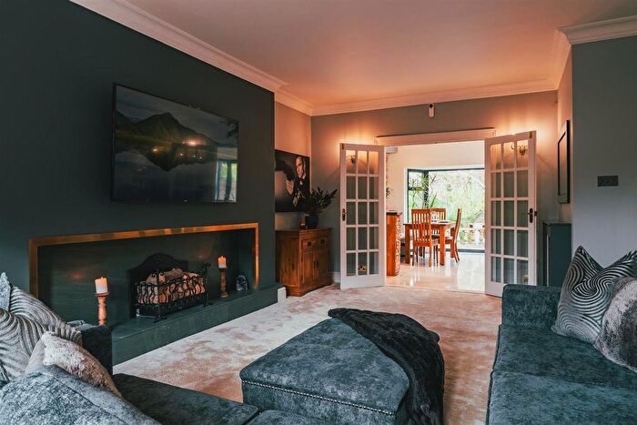 3 Bedroom Detached House For Sale In Bocking Lane, Sheffield, S8