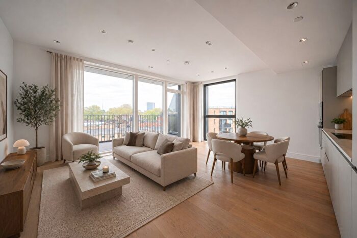 2 Bedroom Flat For Sale In Chiswick Green, Chiswick High Road, W4
