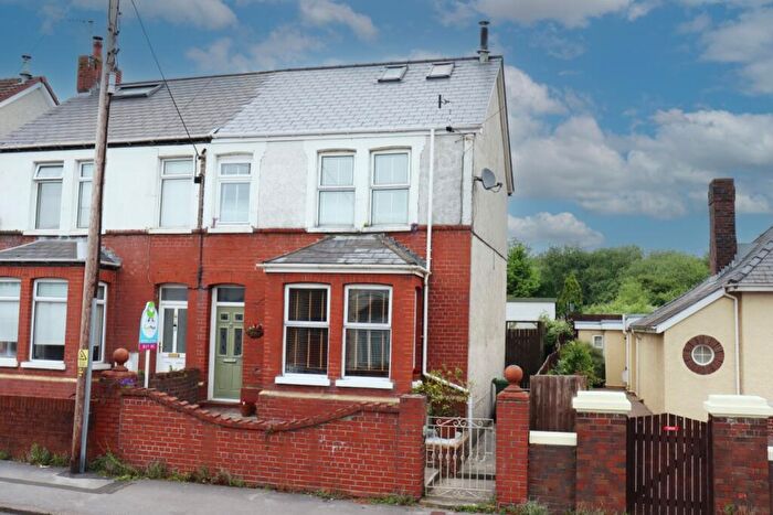 3 Bedroom Semi-Detached House For Sale In Waun Bant Road, Kenfig Hill, Bridgend, CF33