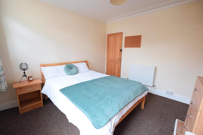 3 Bedroom Terraced House To Rent In Kelsey Street - Student House - /, LN1
