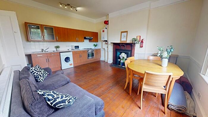 3 Bedroom Flat To Rent In Flat The Forest, Forest Grove, Mount Hooton Road, Nottingham, NG7