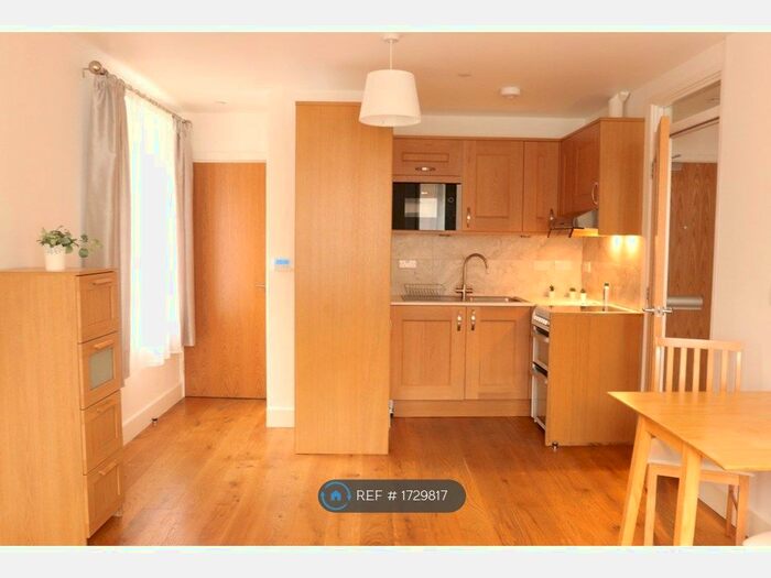 1 Bedroom Flat To Rent In St. Stephen Martyr, Bournemouth, BH2