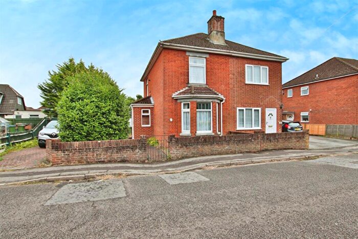 2 Bedroom Semi-Detached House To Rent In Pinegrove Road, Sholing, Southampton, SO19