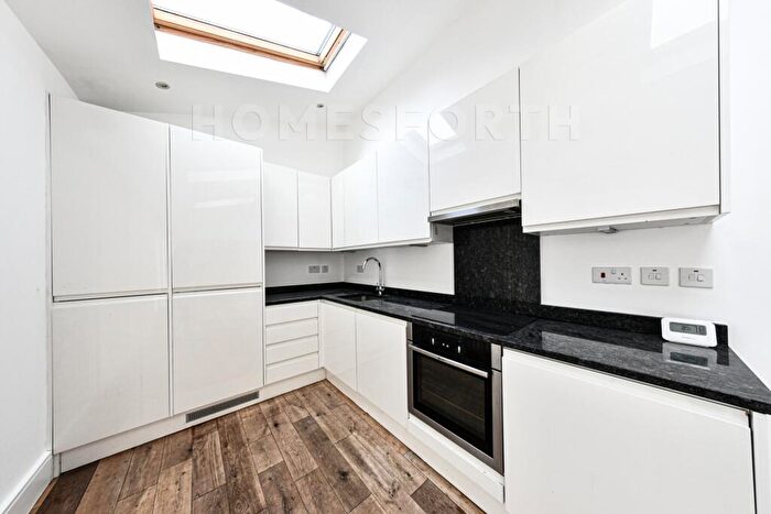 2 Bedroom Flat To Rent In Brondesbury Road, Queen's Park, NW6