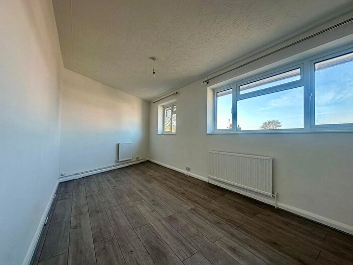 1 Bedroom Flat To Rent In High Street, Gillingham, ME7