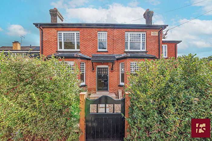 4 Bedroom Detached House To Rent In Owlsmoor Road, Owlsmoor, Sandhurst, Berkshire, GU47