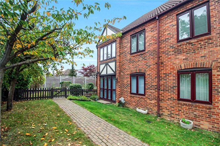 1 Bedroom Flat For Sale In Orchard Mead, Eastwood Road North, Leigh-On-Sea, SS9