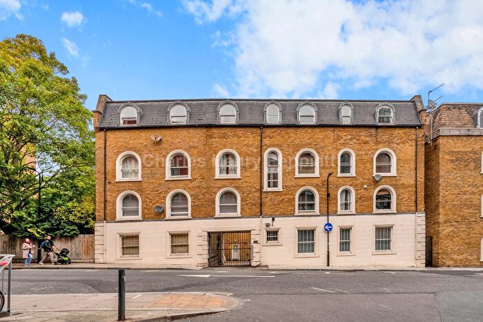 2 Bedroom Flat For Sale In Regents Park Road, London, NW1