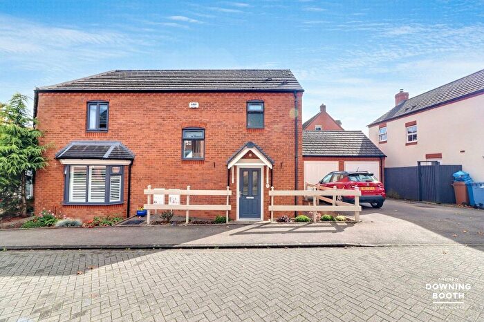 3 Bedroom Semi-Detached House For Sale In Parnell Avenue, Lichfield - Detached Family Home, WS13