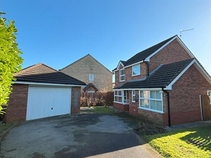 4 Bedroom Detached House For Sale In Sandown Drive, Chippenham, SN14