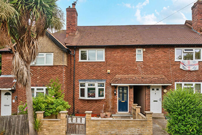 3 Bedroom Terraced House For Sale In Alwold Crescent, London, SE12