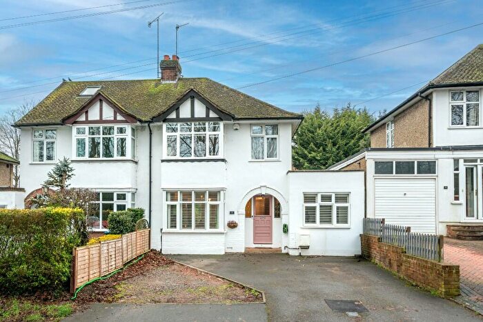 3 Bedroom Semi Detached House For Sale In Bunkers Lane, Hemel Hempstead, Hertfordshire, HP3