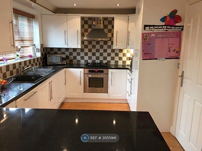 4 Bedroom Semi-detached House To Rent In Andover Way, Aldershot, GU11