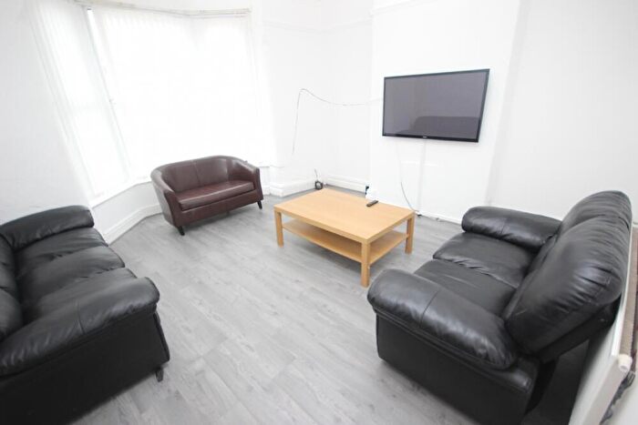 7 Bedroom Terraced House To Rent In Garmoyle Road, L15