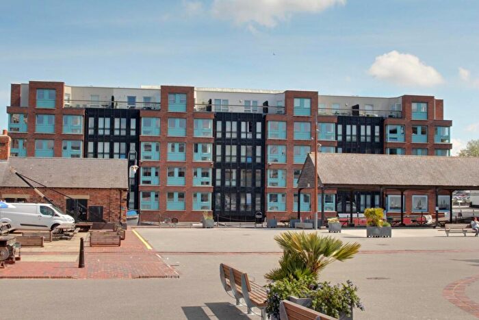 1 Bedroom Apartment For Sale In Barge Arm, Gloucester Docks, GL1