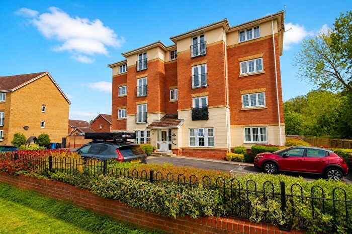 2 Bedroom Flat For Sale In Ladybower Way, Kingswood, Hull, East Riding Of Yorkshire, HU7