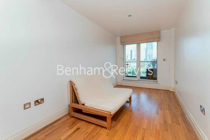 3 Bedroom Flat To Rent In Thames Point, Imperial Wharf, SW6