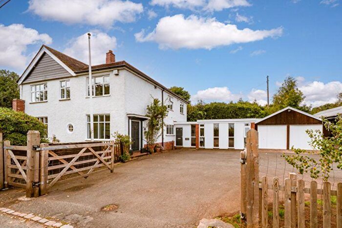 4 Bedroom Detached House For Sale In Broom Hill, Belbroughton, DY9