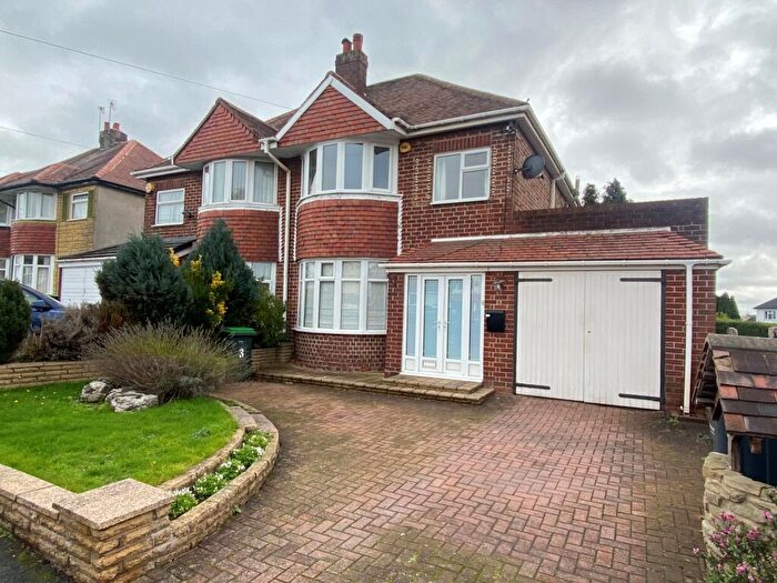 3 Bedroom Semi Detached House To Rent In Hillcrest Avenue, Birmingham, B43