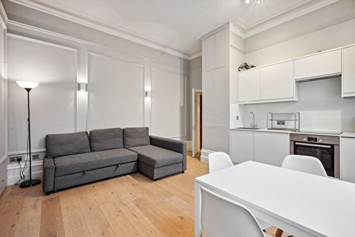 1 Bedroom Flat To Rent In Bank Chambers, Jermyn Street, SW1Y