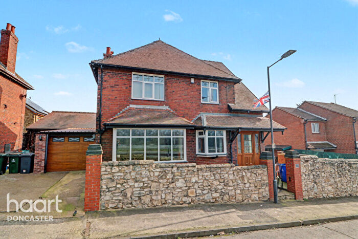 4 Bedroom Detached House For Sale In Hill Crest, Skellow, Doncaster, DN6