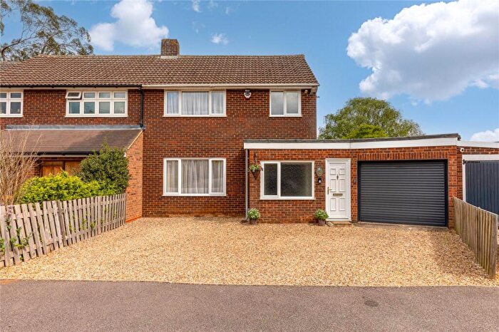 3 Bedroom Semi-Detached House For Sale In Cheney Close, Toddington, Bedfordshire, LU5