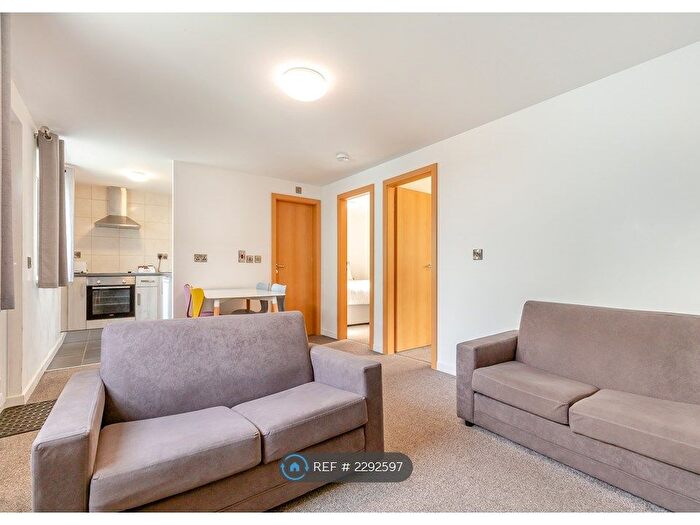 2 Bedroom Flat To Rent In Ihp, Ilfracombe, EX34