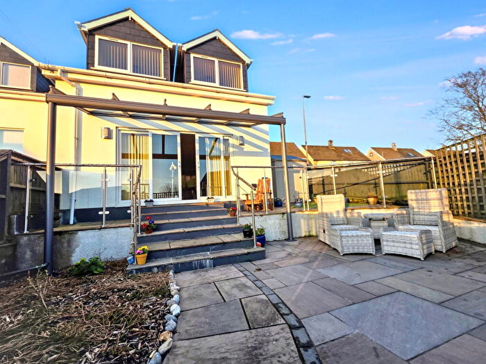 2 Bedroom Detached House For Sale In The Corner, Oaklands Drive, PL12