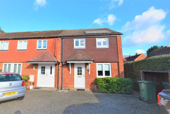 5 Bedroom Semi-Detached House To Rent In Broomfield, Guildford, GU2