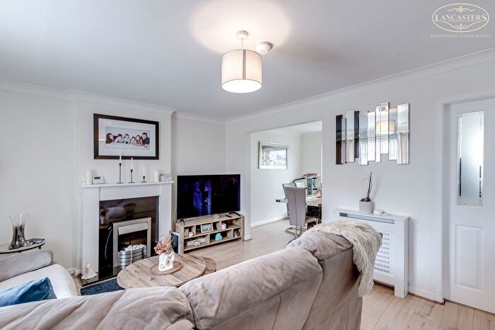 3 Bedroom Detached House For Sale In Lower Makinson Fold, Horwich, Bolton, BL6