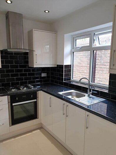 1 Bedroom Flat To Rent In The Crescent, Slough, SL1