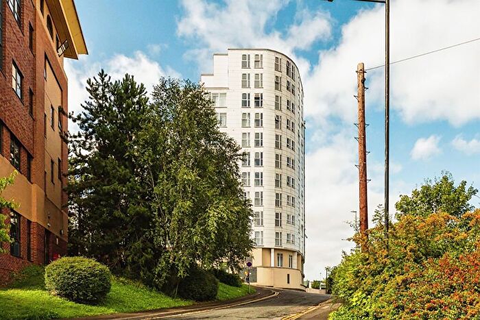 2 Bedroom Flat For Sale In Flat, Skyline, Heelis Street, Barnsley, South Yorkshire, Lw., S70