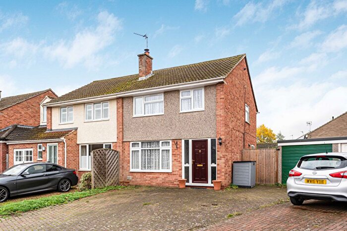 3 Bedroom Semi Detached House For Sale In Ashmole Road, Abingdon, OX14