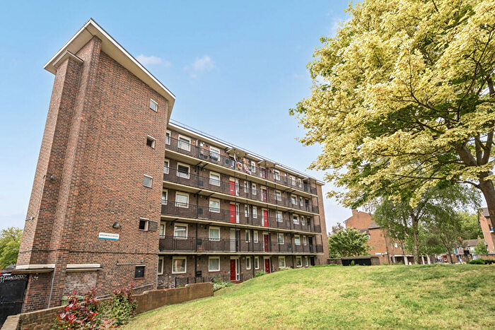 2 Bedroom Apartment For Sale In Massinger Street, London, SE17