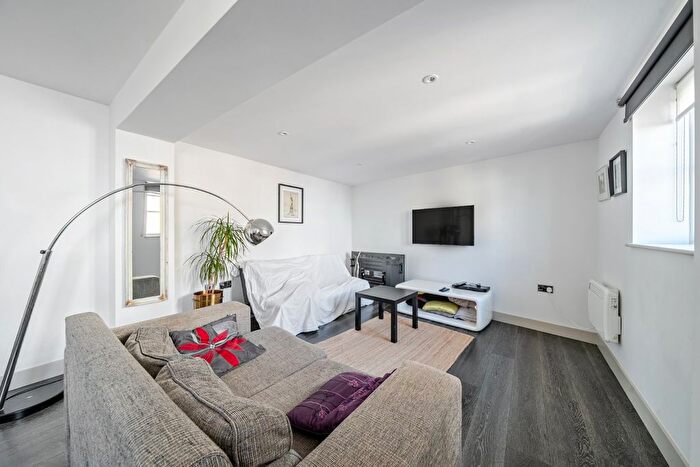 3 Bedroom Flat For Sale In Victoria Chambers, Victoria, London, SW1P