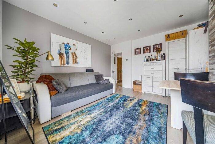 2 Bedroom Flat To Rent In Old Kent Road, South Bermondsey, SE1