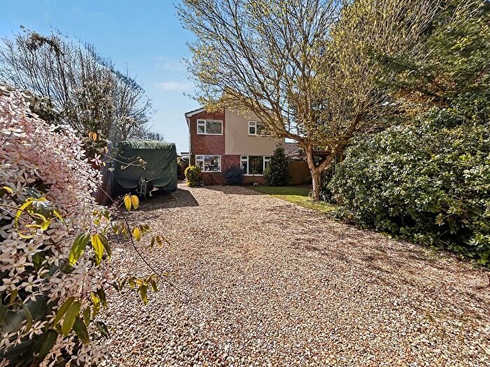 4 Bedroom Detached House For Sale In Paddock Close, Pershore, WR10